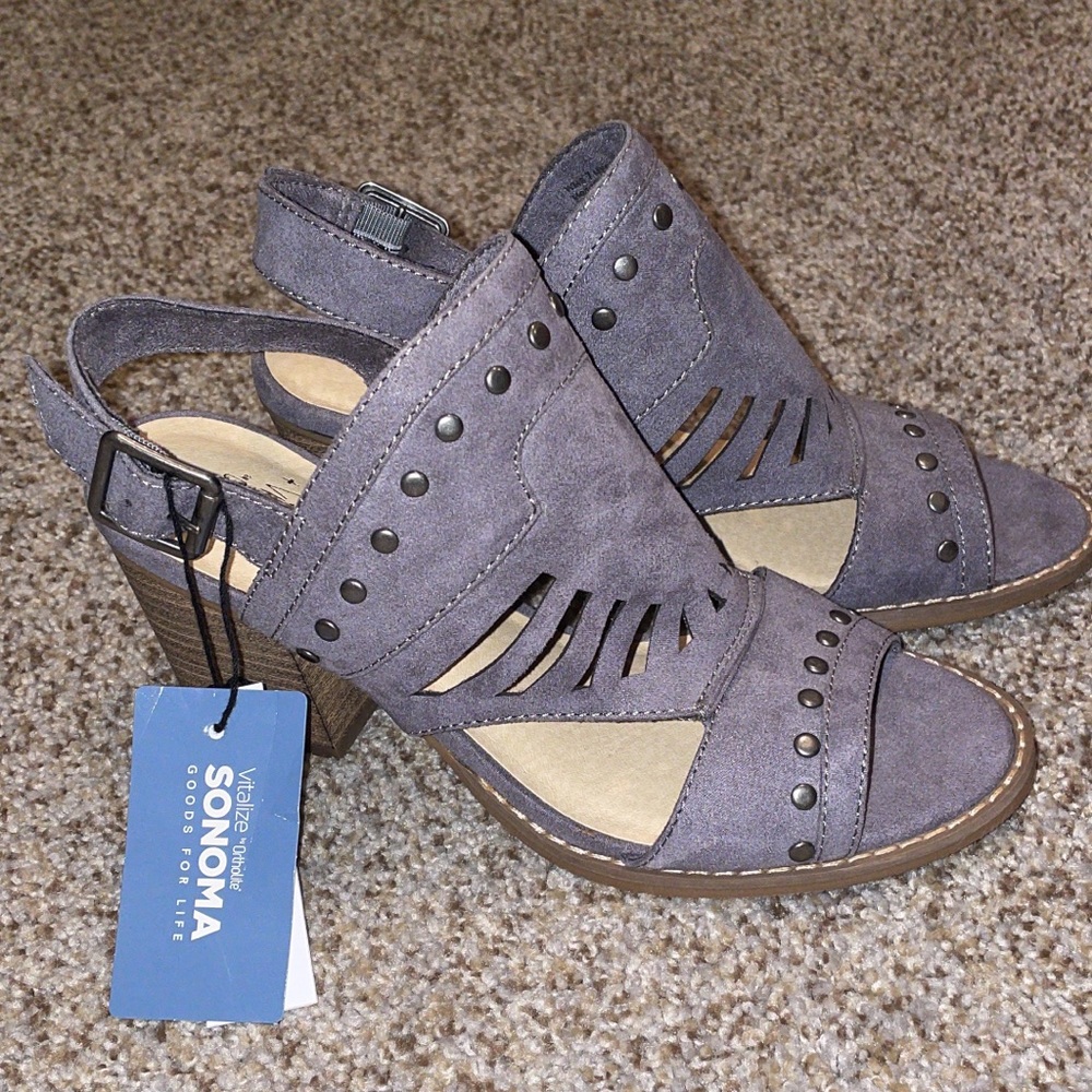 NWT womens shoes